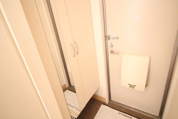 物件内観写真5　(玄関)