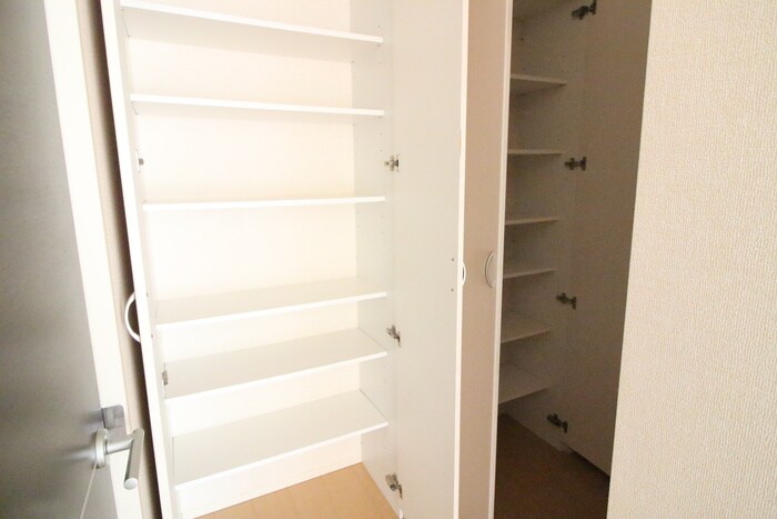 物件内観写真7　(収納)