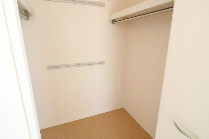 物件内観写真18　(収納)