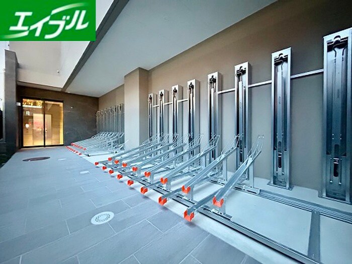 物件外観写真3　(駐輪場)