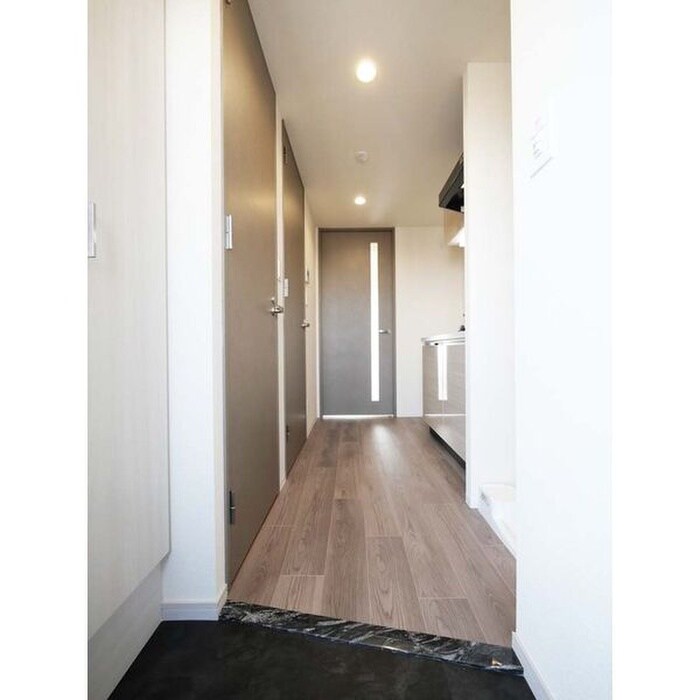 物件内観写真9　(玄関)