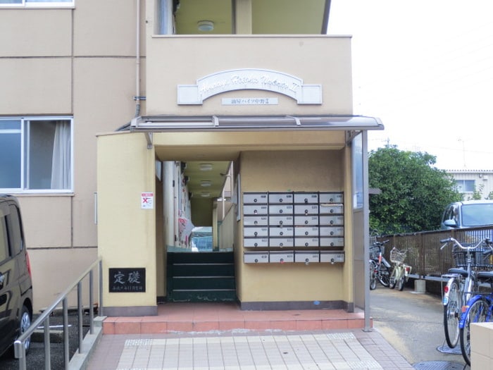 物件外観写真2　(エントランス部分)