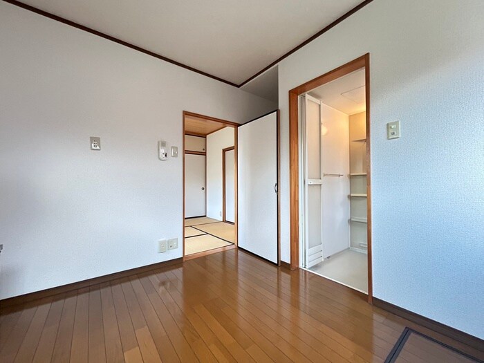 物件内観写真7　(居室)