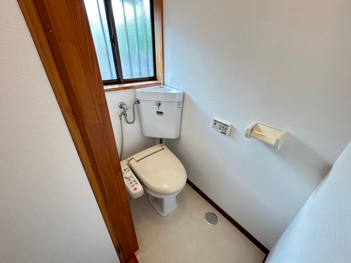 物件内観写真11　(トイレ)