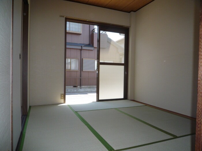 物件内観写真10　(居室)