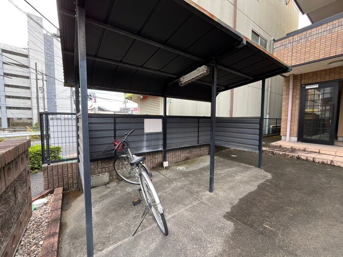 物件外観写真5　(駐輪場)