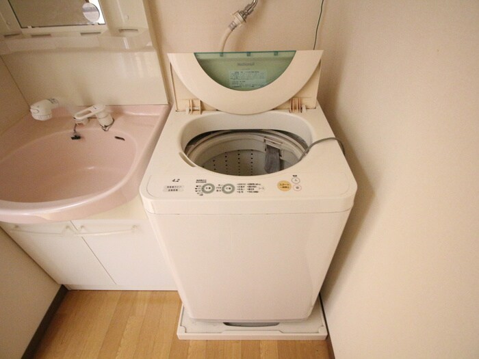 物件内観写真13　(洗濯機置場)