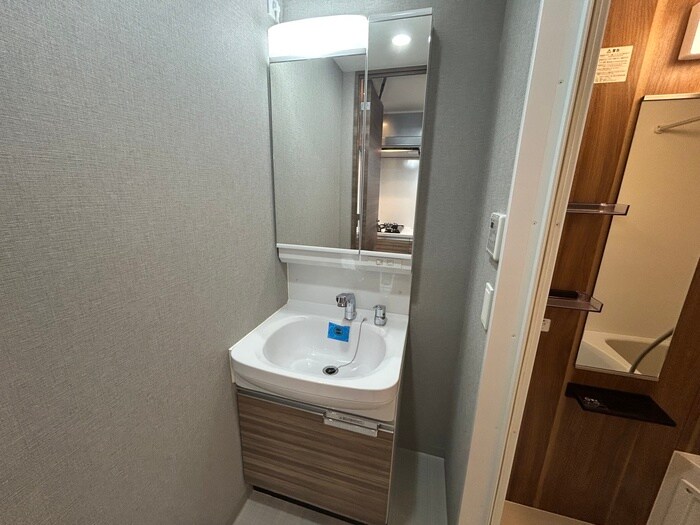 物件内観写真12　(洗面)