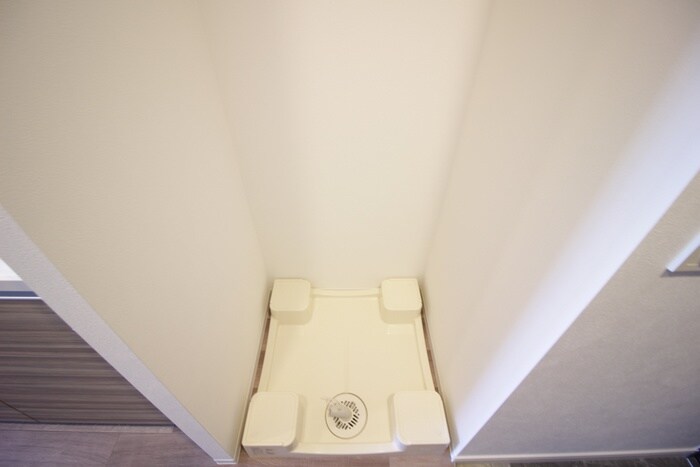 物件内観写真13　(洗濯機置場)