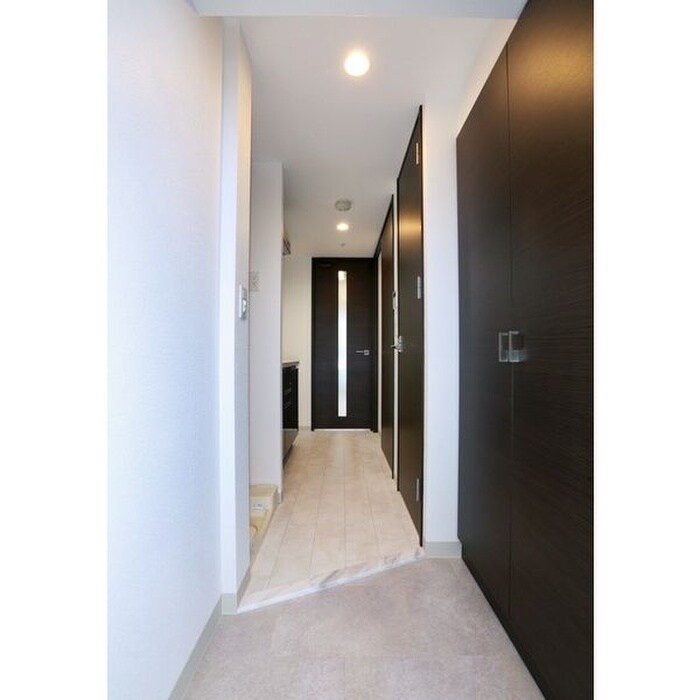 物件内観写真12　(玄関)