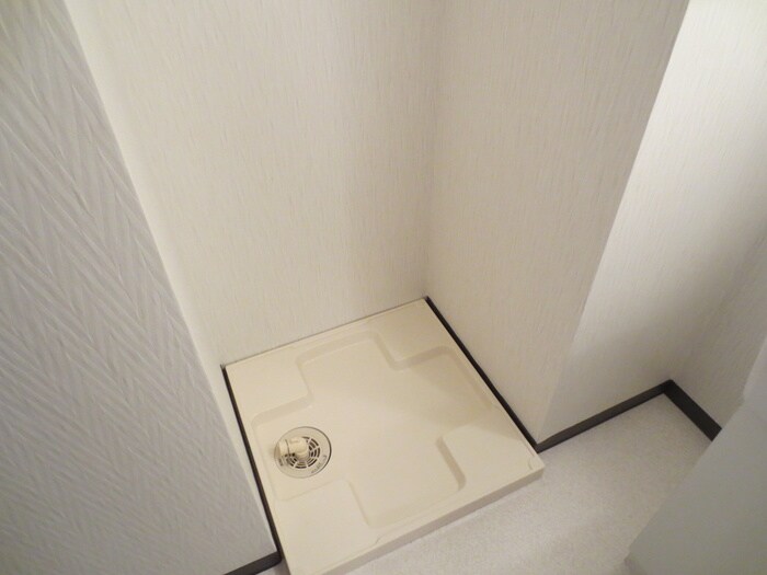 物件内観写真13　(洗濯機置場)