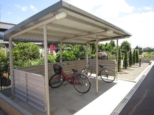 物件外観写真3　(駐輪場)