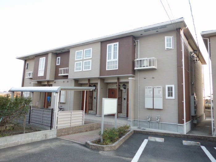 物件外観写真4　(エントランス部分)