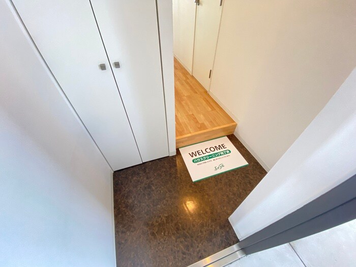 物件内観写真17　(玄関)