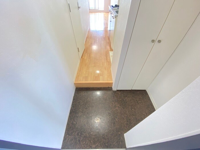 物件内観写真17　(玄関)