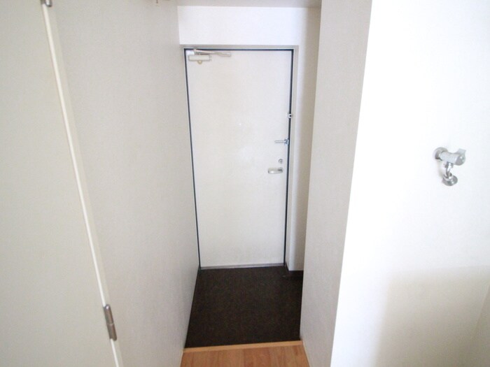 物件内観写真18　(玄関)
