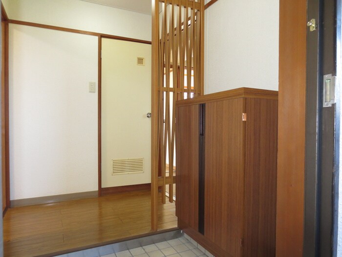物件内観写真7　(玄関)