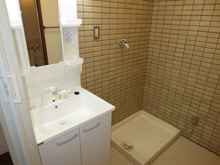 物件内観写真10　(洗濯機置場)