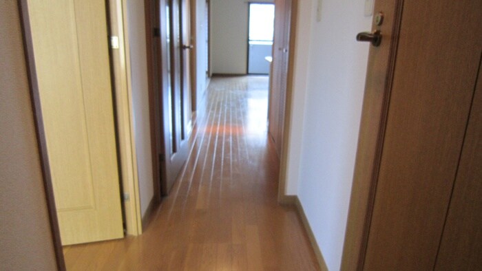 物件内観写真19　(廊下)