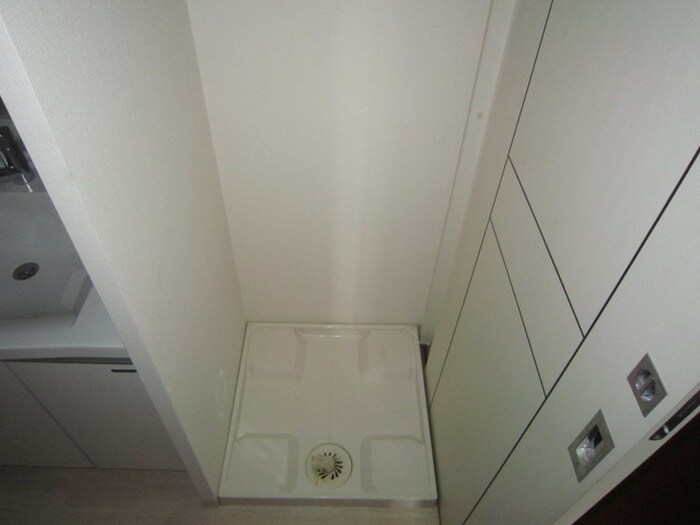 物件内観写真9　(洗濯機置場)