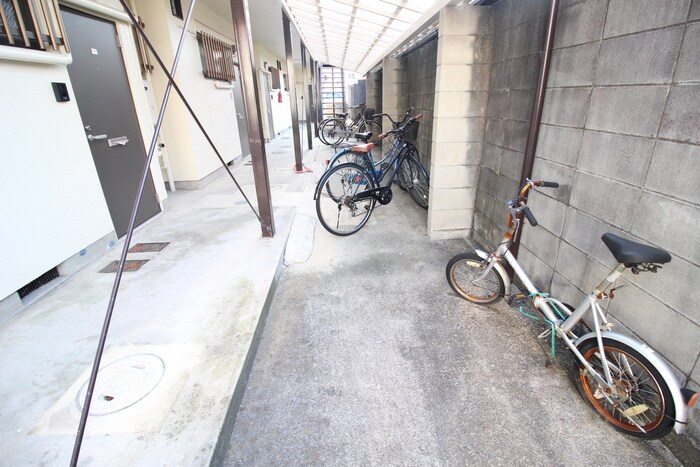 物件外観写真5　(駐輪場)