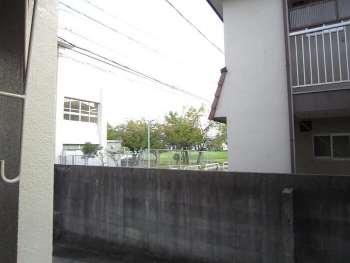 物件内観写真22　(室内からの展望)