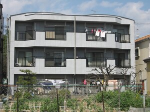 港ハイツ外観写真