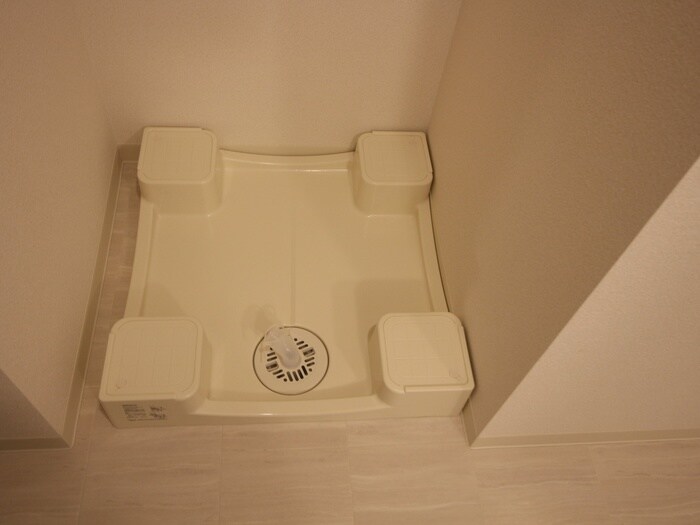 物件内観写真6　(洗濯機置場)