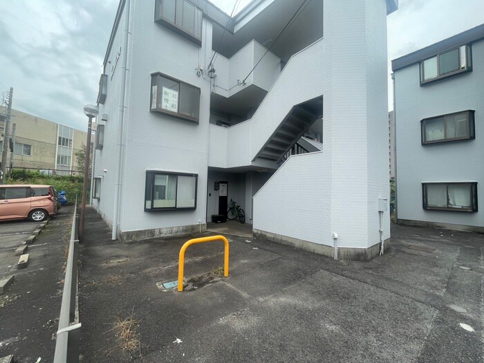 物件外観写真5　(エントランス部分)