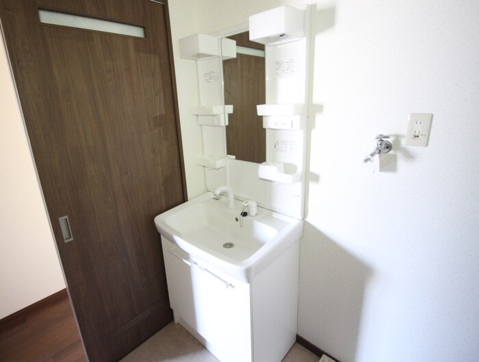 物件内観写真14　(洗濯機置場)