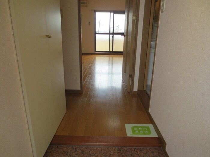 物件内観写真17　(玄関)
