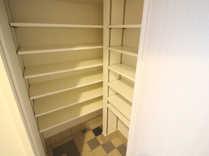 物件内観写真15　(靴箱)