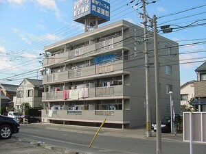 ロイヤル服部外観写真