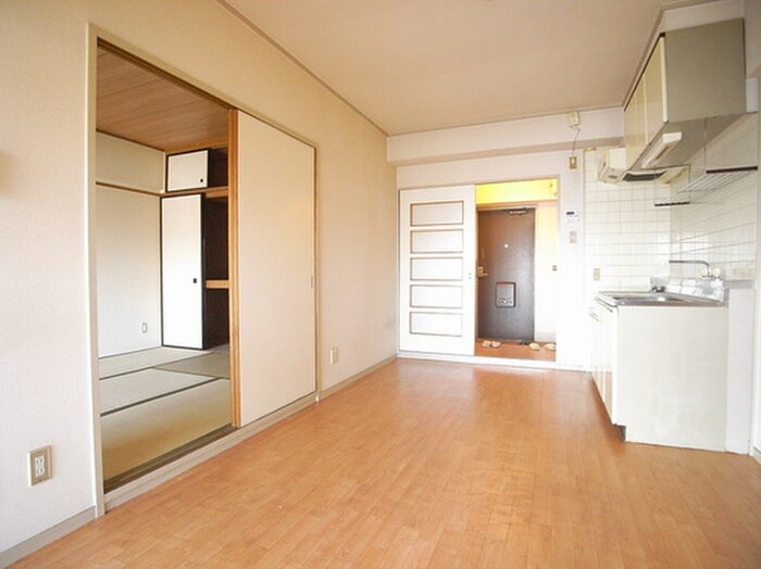 物件内観写真9　(居室)