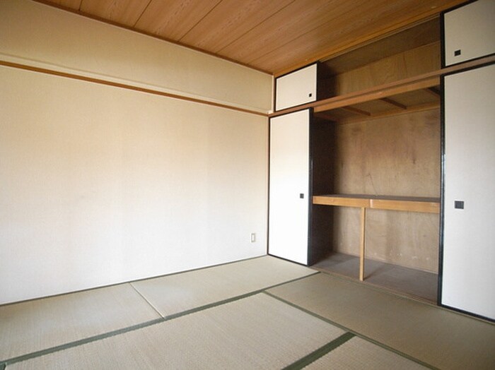 物件内観写真12　(収納)