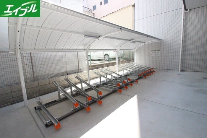 物件外観写真5　(駐輪場)