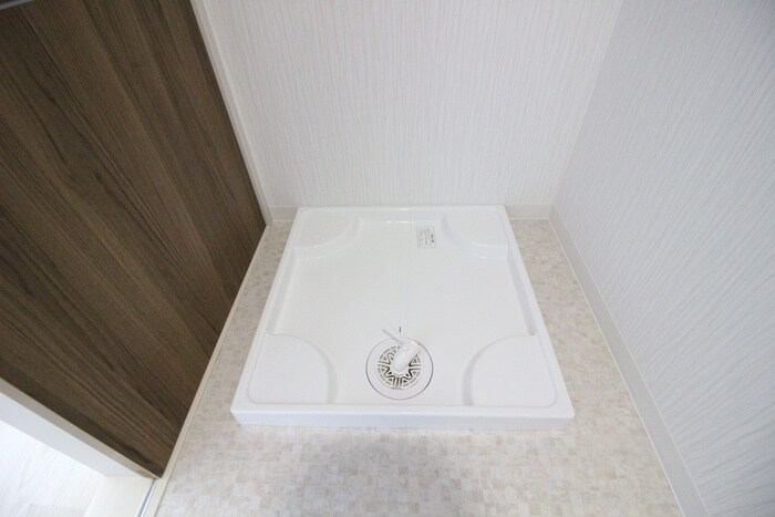 物件内観写真18　(洗濯機置場)