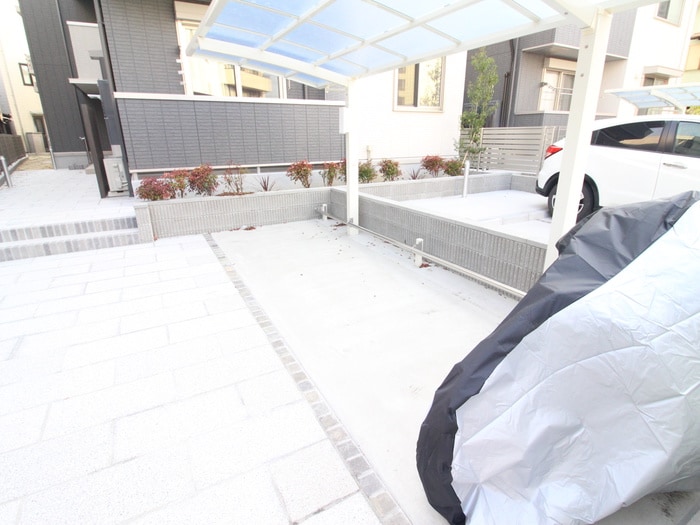 物件外観写真3　(駐輪場)