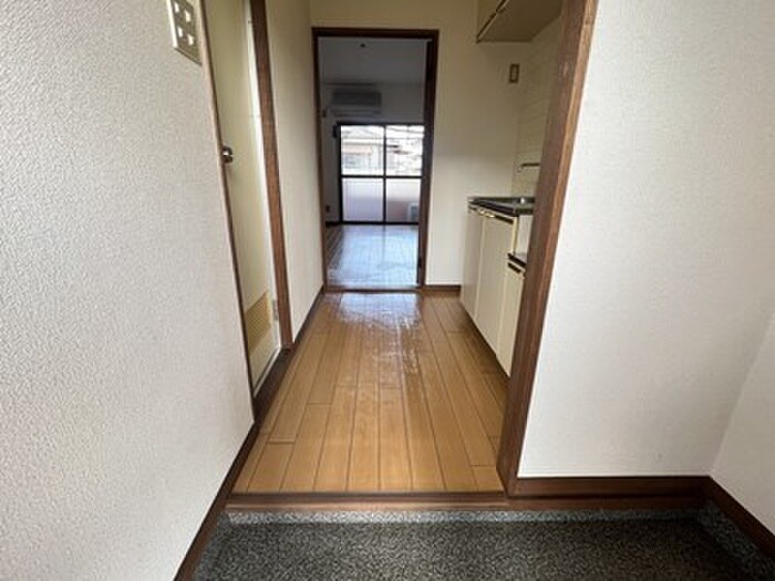 物件内観写真8　(廊下)
