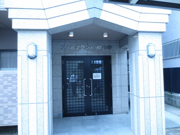 物件外観写真3　(エントランス部分)