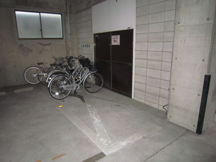 物件外観写真6　(駐輪場)