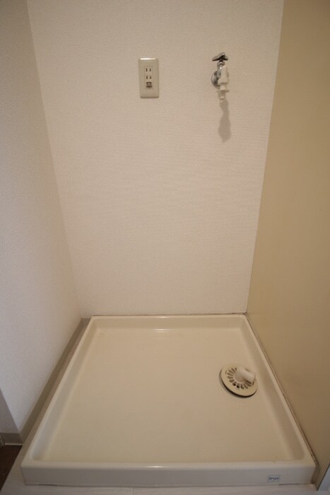 物件内観写真13　(洗濯機置場)