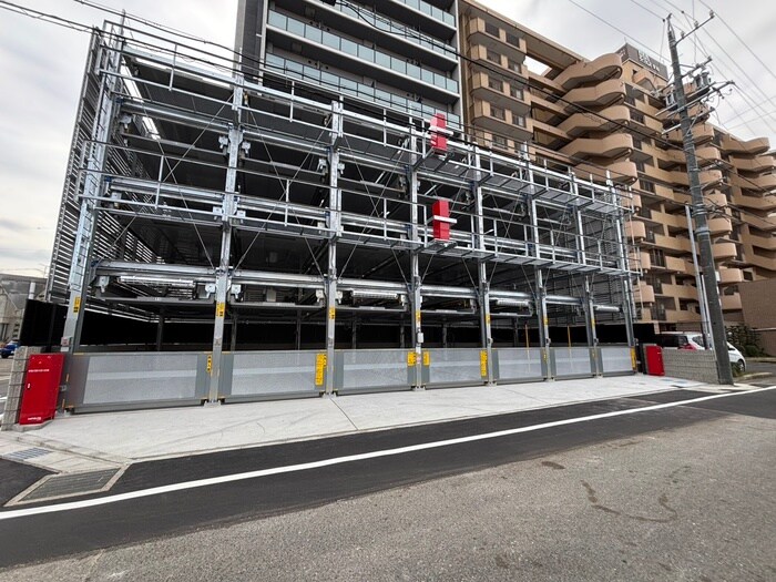 物件外観写真2　(駐車場)