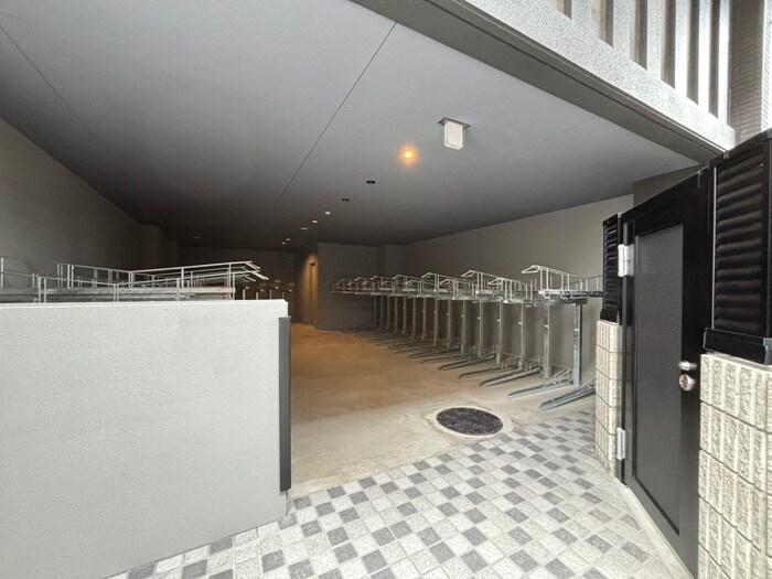 物件外観写真3　(駐車場)