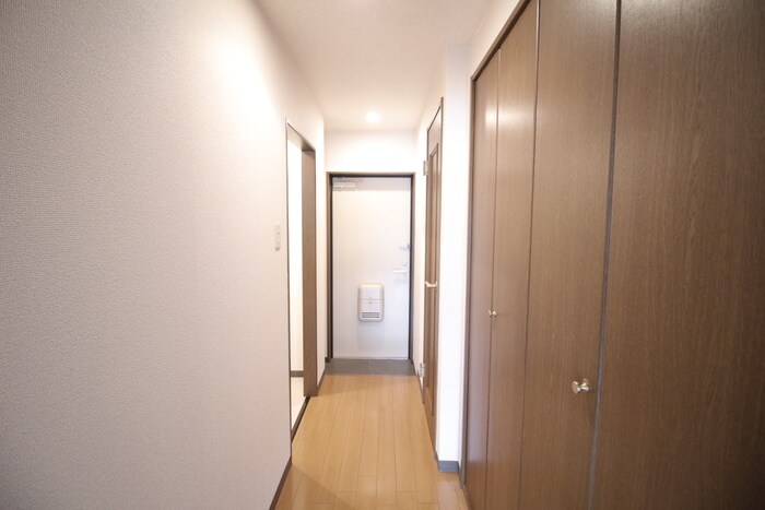物件内観写真12　(廊下)