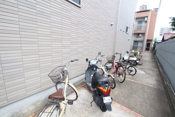 物件外観写真3　(駐輪場)
