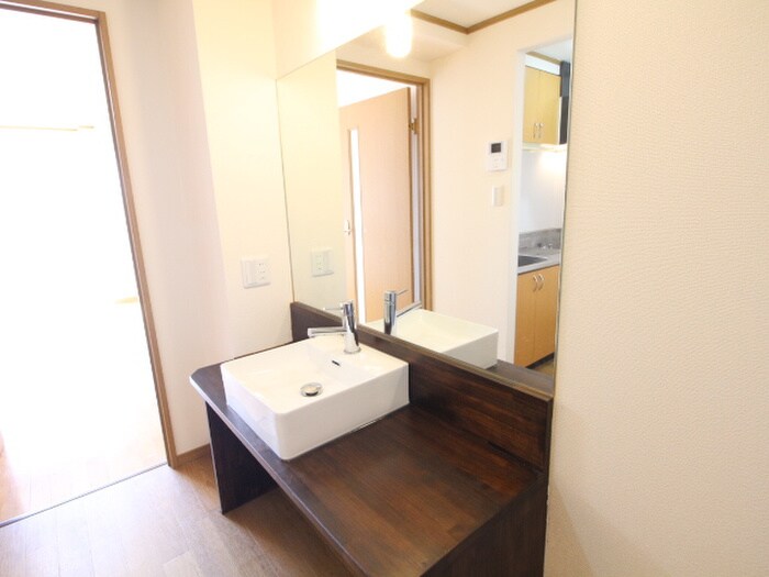 物件内観写真12　(洗面)