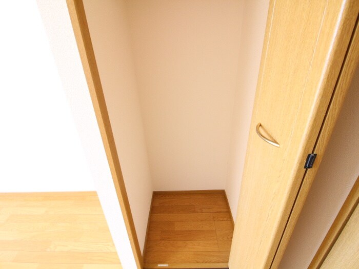 物件内観写真18　(収納)