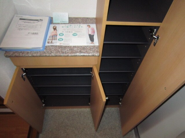 物件内観写真8　(靴箱)