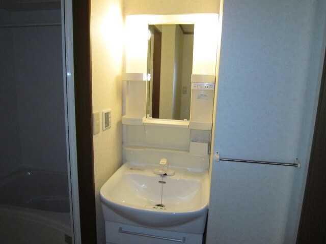 物件内観写真10　(洗面)